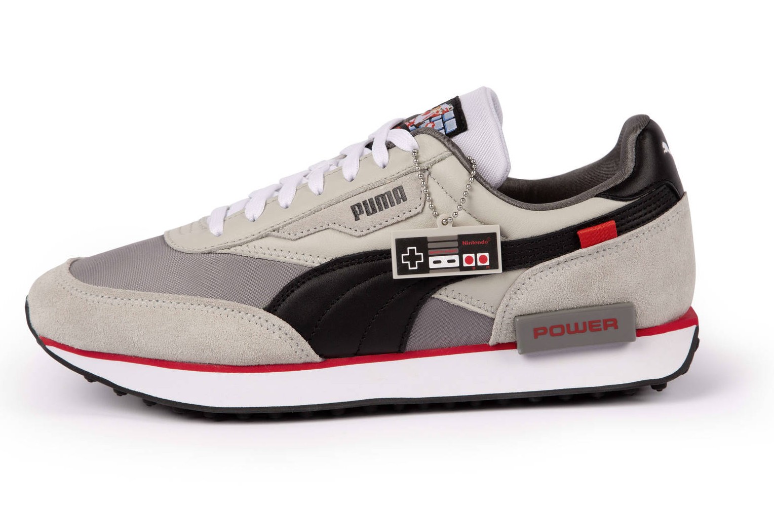 PUMA devoile des baskets a l effigie de la console 8 bit de Nintendo la NES Nintendo Nintendo Master