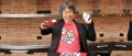 Image Shigeru Miyamoto prouve que l'on peut manger un gros gâteau tout en jouant à Super Mario RUN