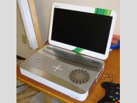 Xbox 360 slim portable by Ben Heck